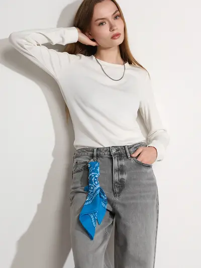 Футболка белого цвета из смесового хлопка